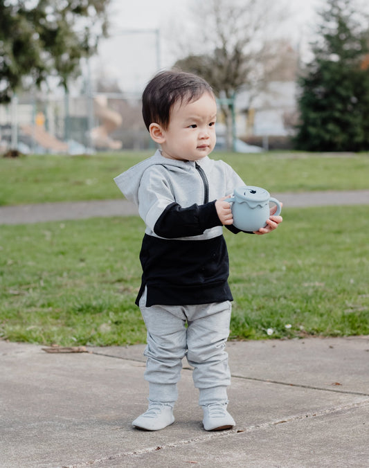 Best On-the-Go Toddler Snacks - HARTS Bootees, best toddler shoes, baby first shoes, toddler neutrals, baby booties, baby boot, sock shoe, sneaker, HARTS Brooklyn