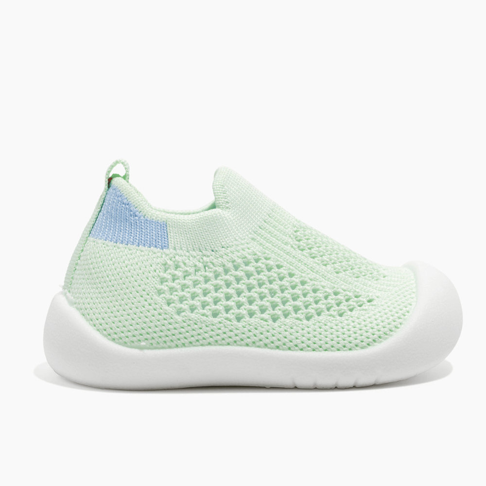 Collection of best-rated prewalker sneakers featuring quick-dry materials and flexible soles, sized for growing feet from newborn through first steps.